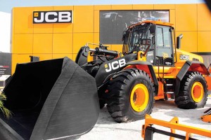 the-new-jcb-455zx-wheeled-loader-on-dispaly-at-imme-2016-copy