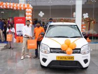 Moove partners with Uber to launch mega fleet for ride-hailing in India