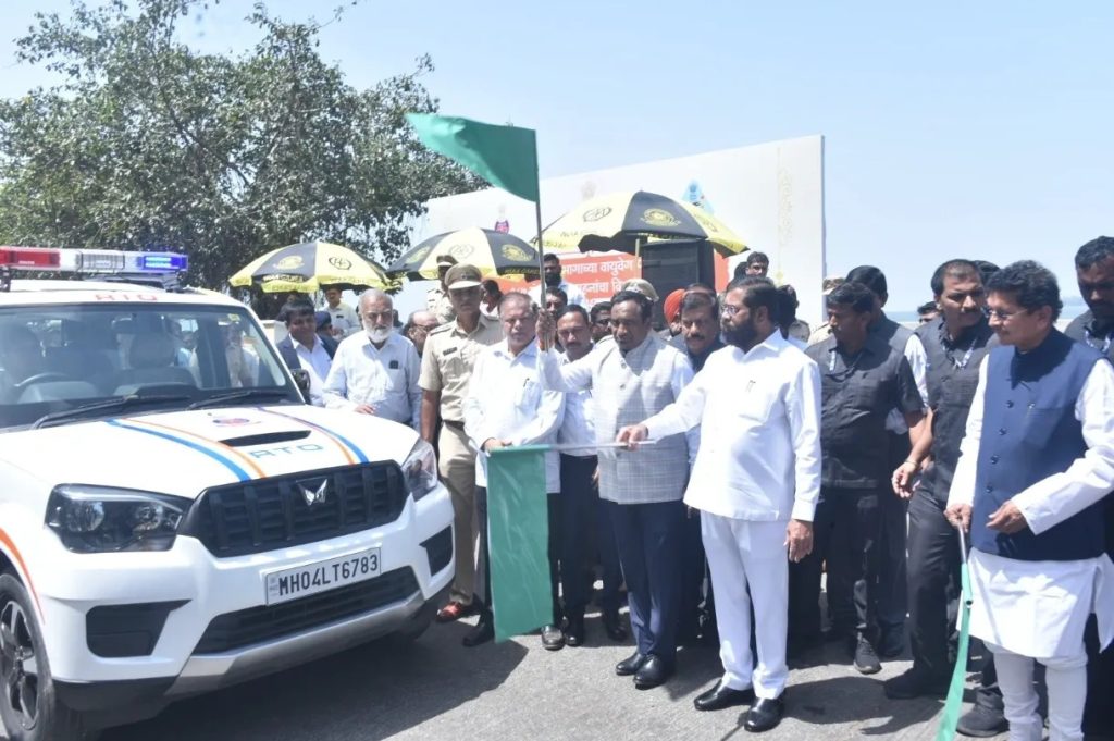 Al cameras to help curb crashes on nine highways : CM Maharashtra