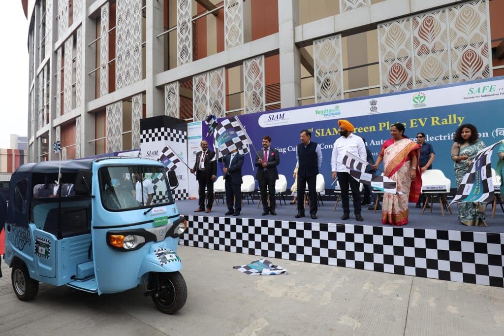 SIAM’s 3rd Green Plate EV Rally Drives India’s Electrification Agenda Forward
