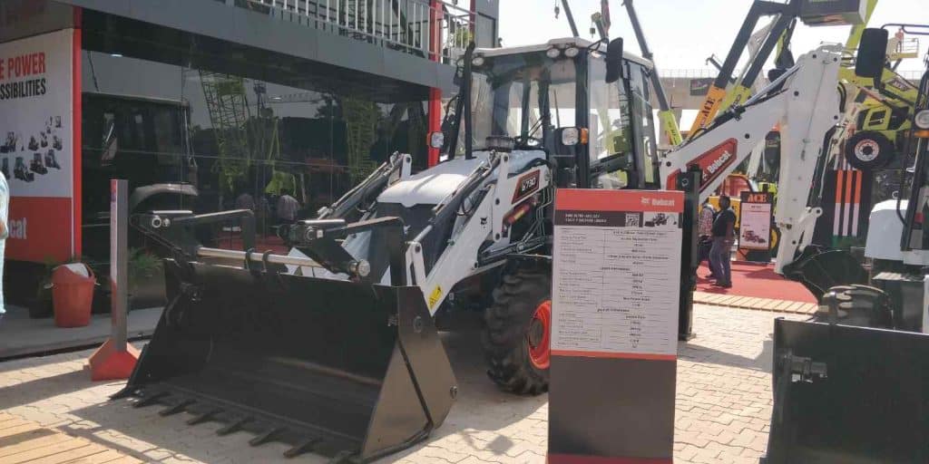 Compact Equipment With Defined Roles